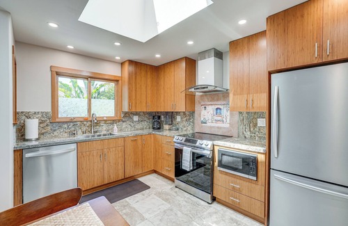 East End Apartment | Alameda Studio w/Patio: 3 Mi to Oakland Coliseum!