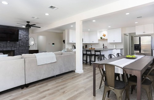 Oak Park - Northwood House | Alamo Heights-Close to Downtown-2 King Beds