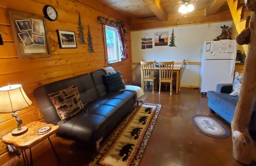 North Pole House | Alaska Aurora Adventures Cabin B World class Northern lights viewing