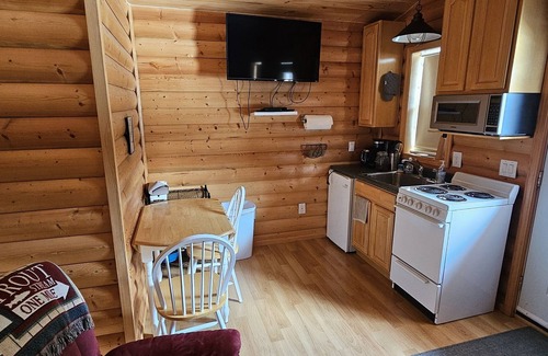 Cohoe Cabin | Alaska Summers Lodge Cabin No. 1