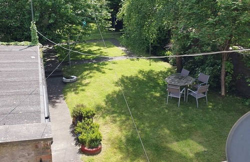 Central Aberdeen Apartment | Alastrean Apartment. Large flat, cosy & warm w/3 beds, 2 bath, free parking