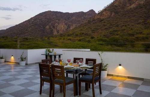 Udaipur Villa | Alaya Stays Kodiyat Pet-Friendly Rooms With Views of Sajjangarh Palace & Plunge Pool
