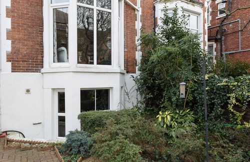 Portsmouth Apartment | Albany Garden