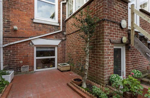 Portsmouth Apartment | Albany Garden
