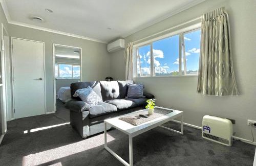 Rosedale House | Albany Modern Private 2 bedroom 2 bathroom with Full Kitchen Netflix