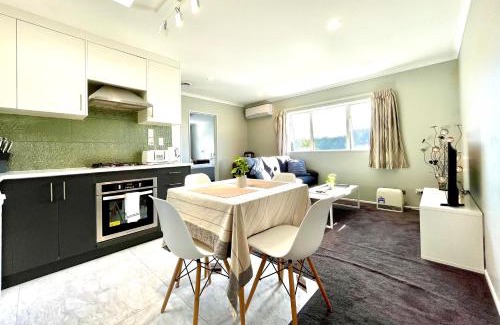 Rosedale House | Albany Modern Private 2 bedroom 2 bathroom with Full Kitchen Netflix