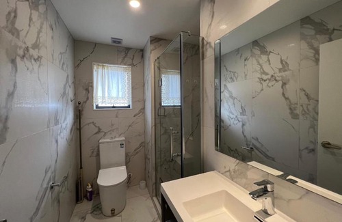 Oteha House | Albany Peony HomeStay