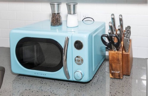 Albany Apartment | Albany Studio w/Kitchen, WiFi, Game Room, Fitness Center & Near Capitol