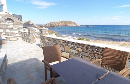 Naxos House | Albatross seaside house