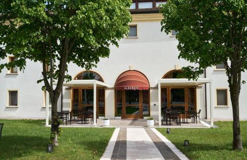 Lughetto di Campagnalupia Hotel | Albergo Antica Corte Marchesini