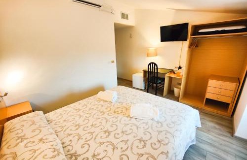 Crociale Hotel | Albergo B&B Tenesi