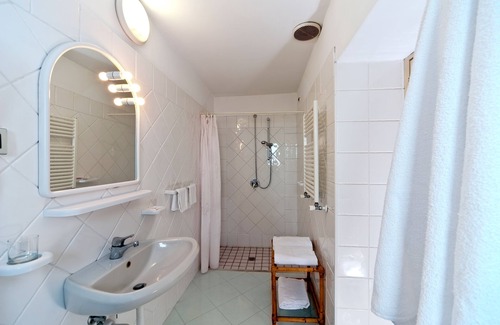 Lacco Ameno Hotel | Albergo Terme Villa Svizzera