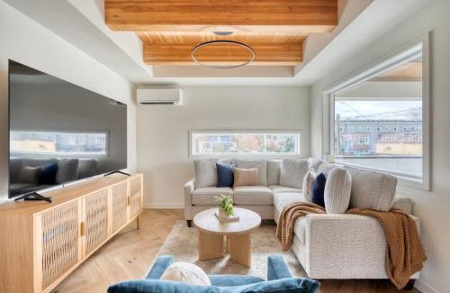 Alberta Arts District House | Alberta Arts-tastic Townhouse
