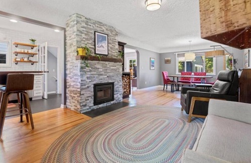Concordia House | Alberta Arts with Hot Tub and Yoga Studio