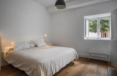 Las Brisas Apartment | Albor Suites