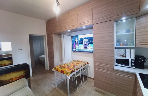 San Faustino-Madonnina-Quattroville Apartment | Alcova Nicolo Biondo.Apartment in quiet area adjacent to Ferrari Park