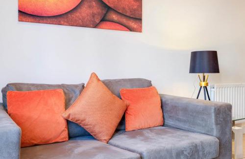 Bray on Thames Apartment | Alder House Serviced Apartment Maidenhead by 360stays