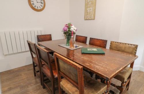 Shoscombe House | Aldrich Cottage