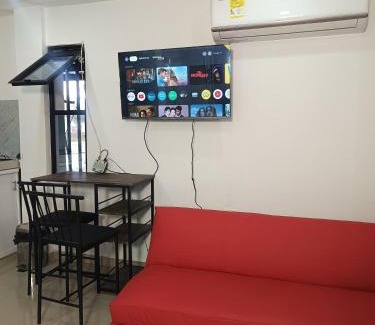 Cali Apartment | ALELI Swift norte tres personas cerca terminal/entr salida aeropto., centro eventos valle del pcfco