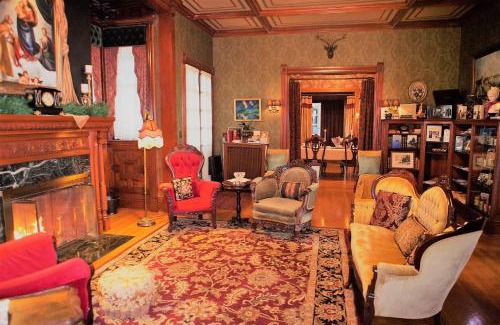 Winona Bed & Breakfast | Alexander Mansion Bed & Breakfast