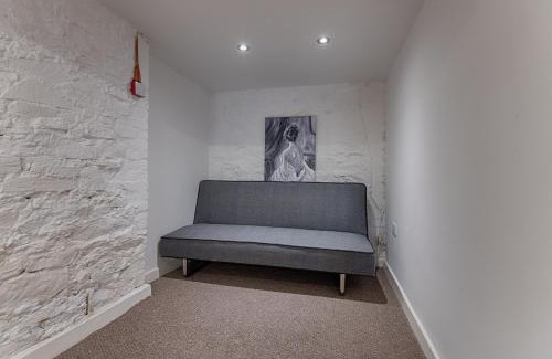 Gorseinon Apartment | Alexandra Cottage