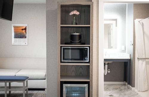 Traverse City Hotel | Alexandra Inn