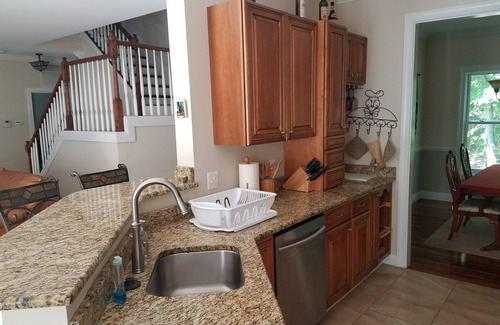 Jefferson Manor House | Alexandria -DC Metro Large House, pool table, free parking 6 brm - 4 bath