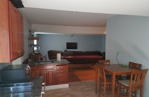 Jefferson Manor House | Alexandria -DC Metro Large House, pool table, free parking 6 brm - 4 bath