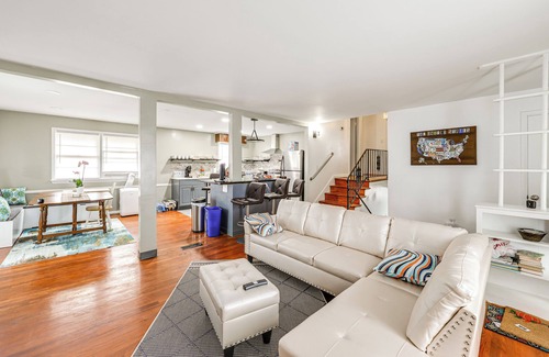 Mount Vernon House | Alexandria, Mt Vernon Home by Hikes, Bikes & Sites