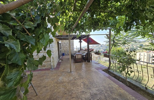 Aley House | Aley Maison des Couleurs - Artistic home in Aley's heart