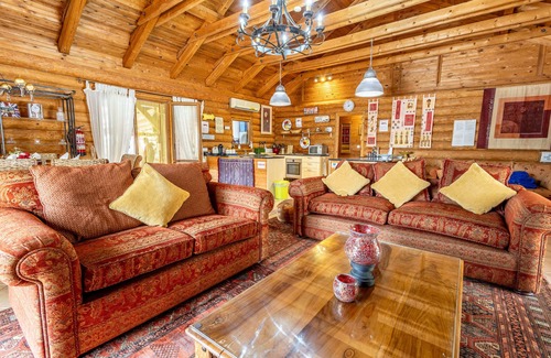 Alhaurin el Grande House | ALHAURIN EL GRANDE (Malaga)Unique country house retreat, jacuzzi,sleeps 10-12