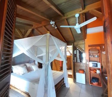 Bas Vent Bed & Breakfast | Ali-Naïs Location