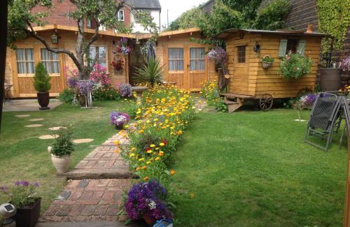 Cheltenham House | Alice Guest house