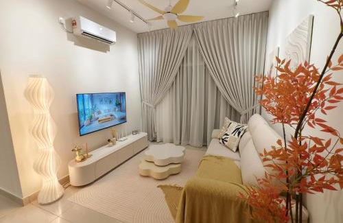 Johor Bahru Apartment | Aliff Height 2BR Japanese Style Pool View 5pax