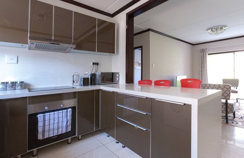 Greater Johannesburg Metropolitan Area Apartment | #AlimamaSpaces: Acres Apartment