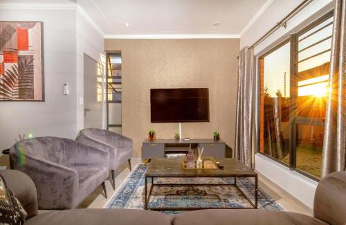 Greater Johannesburg Metropolitan Area Apartment | AlimamaSpacesThe Mansons Cascades Villa
