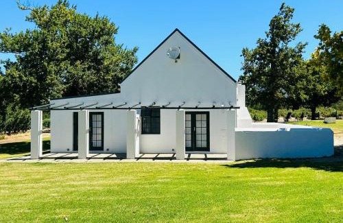 Cape Winelands Bed & Breakfast | Allèe Bleue Wine Estate