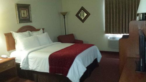 Branson Hotel | All American Inn & Suites Branson