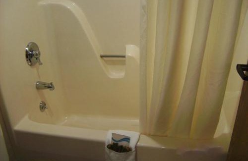 Branson Hotel | All American Inn & Suites Branson