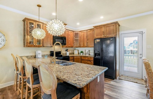 Port Bolivar House | ALL DECKED OUT - 2 Bedroom, 2 Bath, Sleeps 6 - Beach Front!