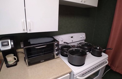 Seelyville Apartment | All-inclusive Apartment - 1 Bedroom, 1 Bath, Equipped Kitchen, & Laundry