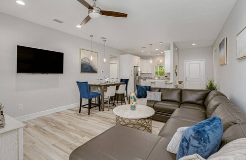 Port Malabar House | All new, lovely, spacious 3bd/2bth unit sleeps 8!