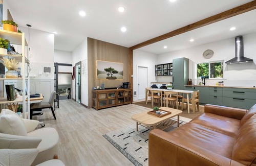 Lakeside House | ALL NEW! - The Barnhaus! Pet Friendly with Hot Tub & Trails to the Lake!