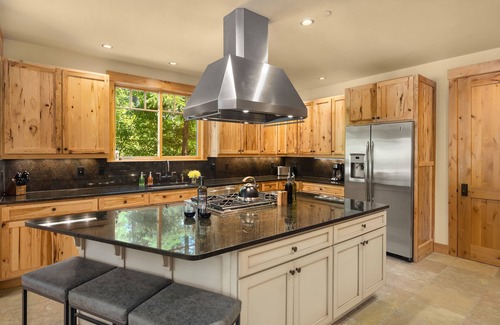 Cle Elum House | All-Season Suncadia Home: Hot Tub & Heated Patio