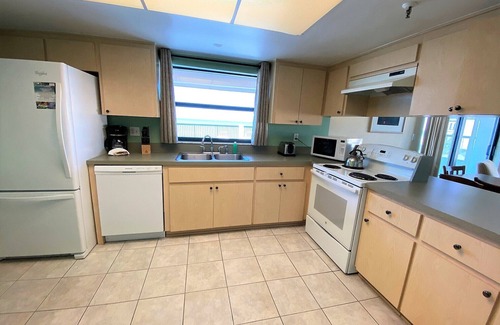 Madeira Beach Condo | All Seasons Vacation Resort by Liberte'