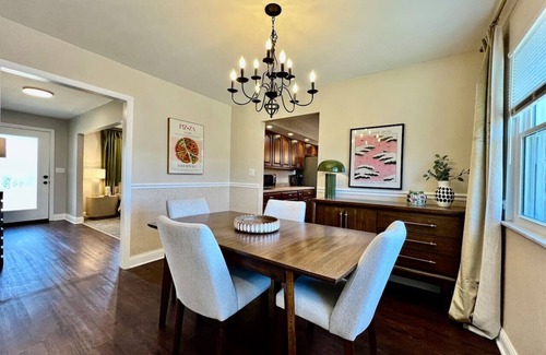 Trenton House | All the Vibes Poolside in Trenton!