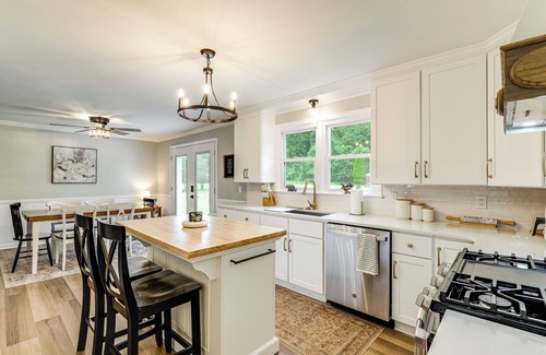 Glace Cottage | Alleghany Mountain Cottage w/Porch & Backyard