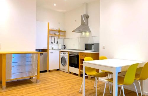 Brueck Apartment | Alles komplett - 2 Schlafzimmer, große Küche, Bad