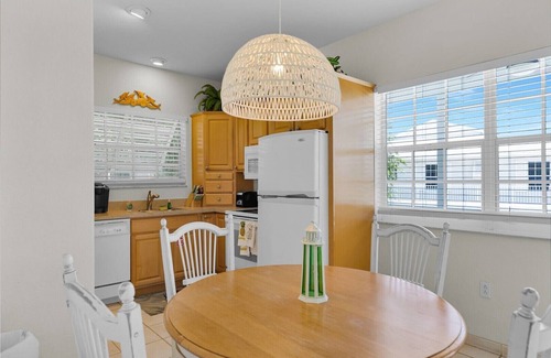 Islamorada House | Alligator Reef Lobster House, a special slice of paradise