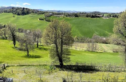 Albinea House | Alloggio con camino nel borgo del castello